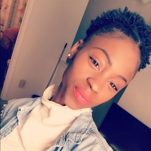 Meet your Posher, Ashley